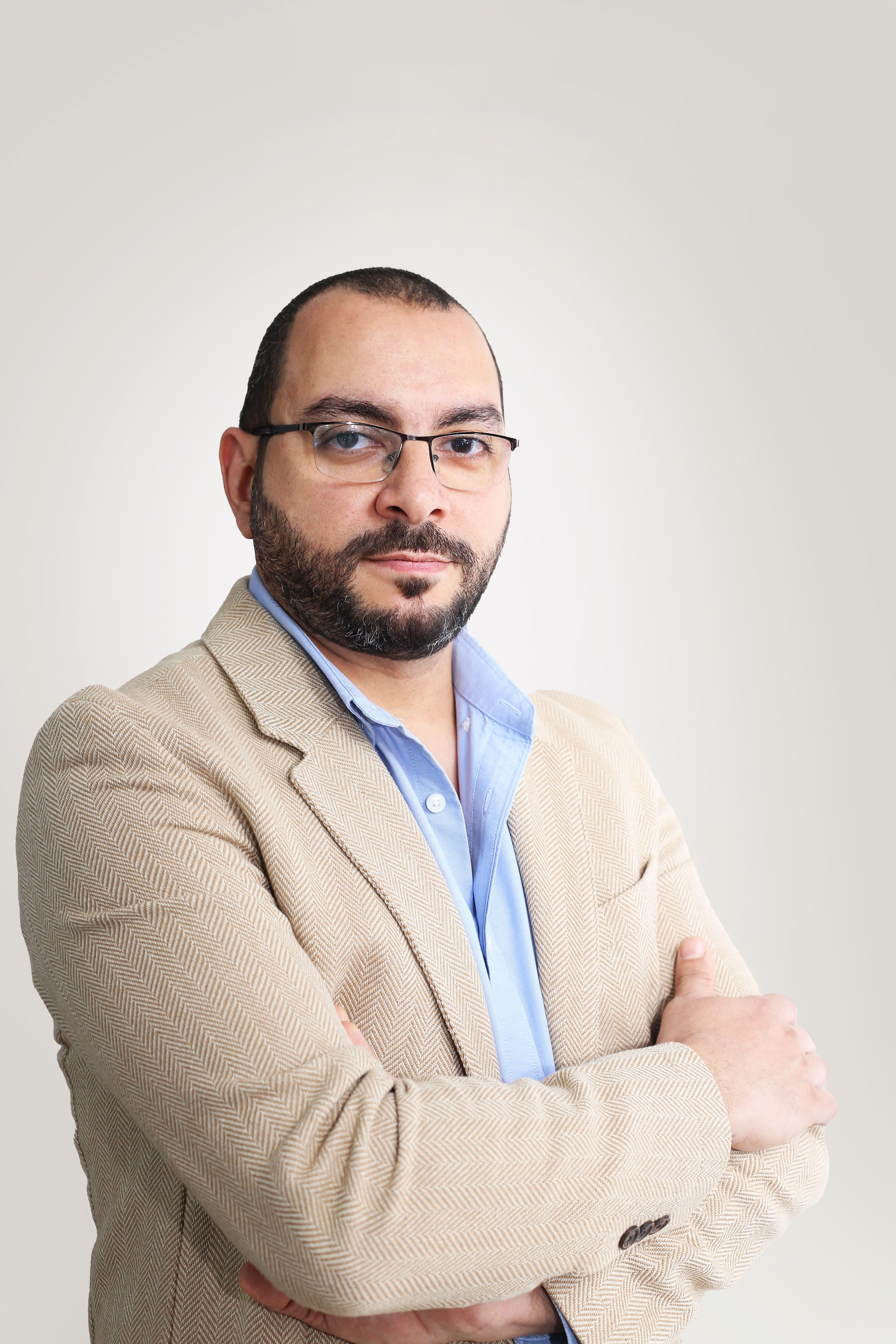 دكتور هشام علي العطار